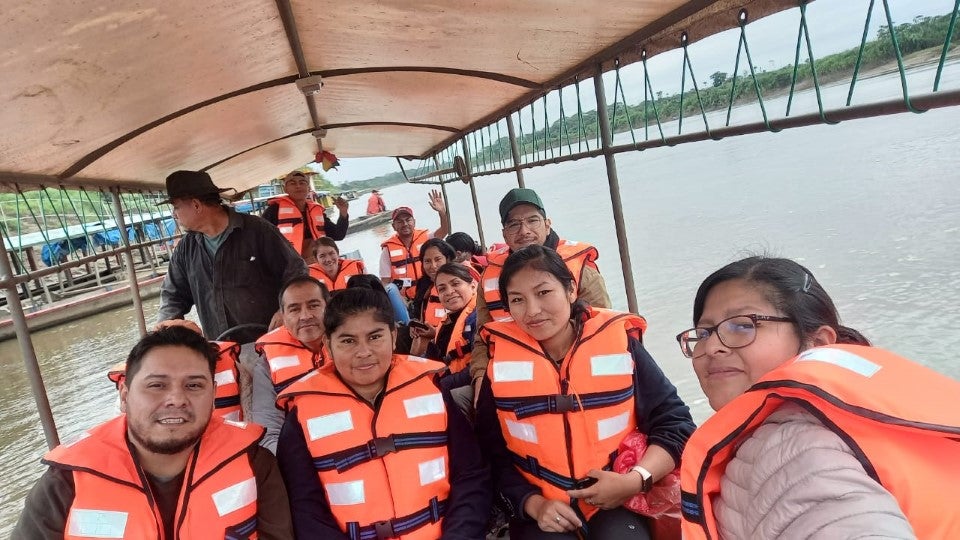 equipo ingresando por vía fluvial