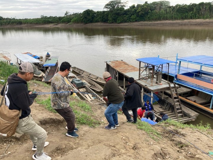 personal de salud en terreno
