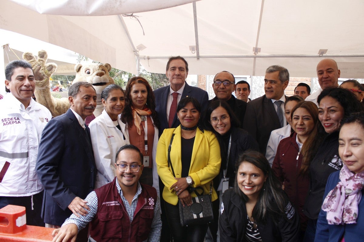Director visita Albergue en Tlahuac