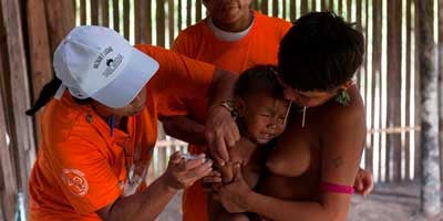 El tratamiento antiparasitario se administra a unos 20.000 Yanomami entre 2 y 4 veces al año.